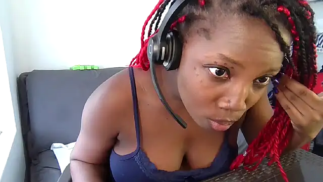 Snapshot of Ashaichious chatting on 03.10.25 Ashaichious online show from 03.10.25