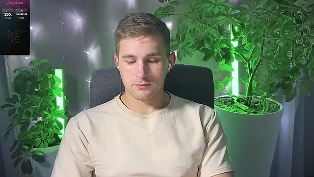 Snapshot of Sweeet__boy chatting on 03.09.25 Sweeet boy online show from 03.09.25