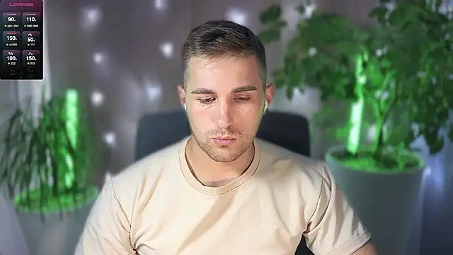 Snapshot of Sweeet__boy chatting on 03.18.25 Sweeet boy online show from 03.18.25