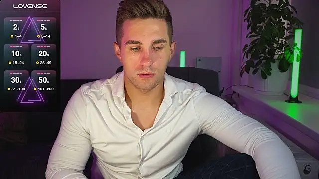 Snapshot of Sweeet__boy chatting on 09.22.25 Sweeet boy online show from 09.22.25