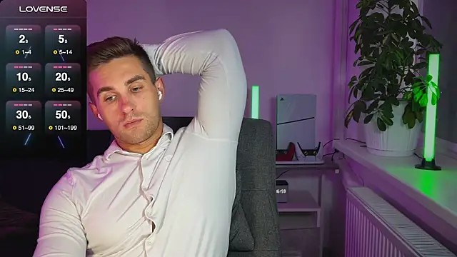 Snapshot of Sweeet__boy chatting on 09.23.25 Sweeet boy online show from 09.23.25