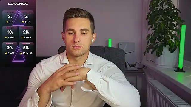 Snapshot of Sweeet__boy chatting on 09.25.25 Sweeet boy online show from 09.25.25