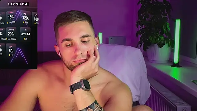 Snapshot of Sweeet__boy chatting on 10.24.25 Sweeet boy online show from 10.24.25