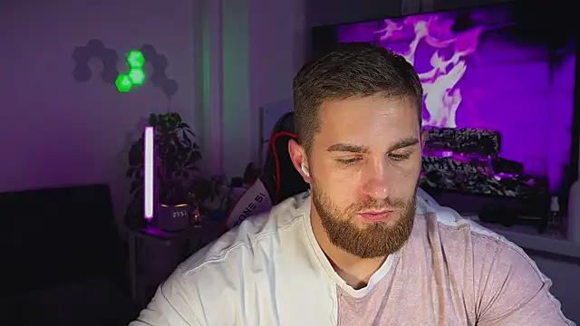 Snapshot of Sweeet__boy chatting on 12.20.25 Sweeet boy online show from 12.20.25