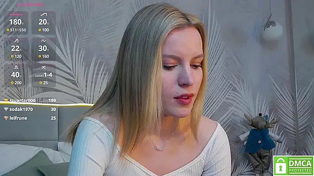 Snapshot of AmaliaBell chatting on 12.22.24 AmaliaBell online show from 12.22.24
