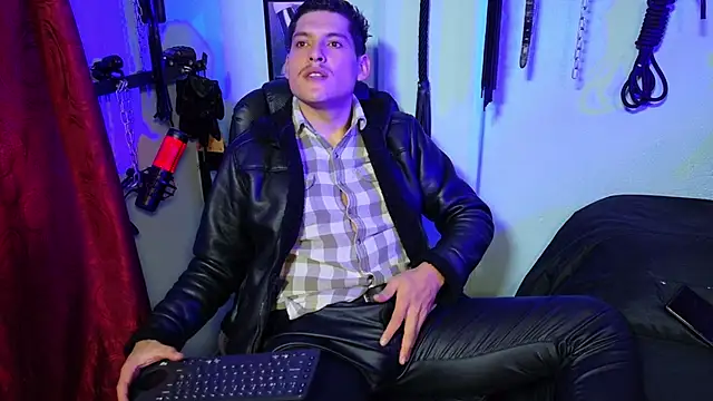dom2travelersss online show from 05.25.26