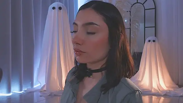 AmyArmstrong online show from 10.25.25