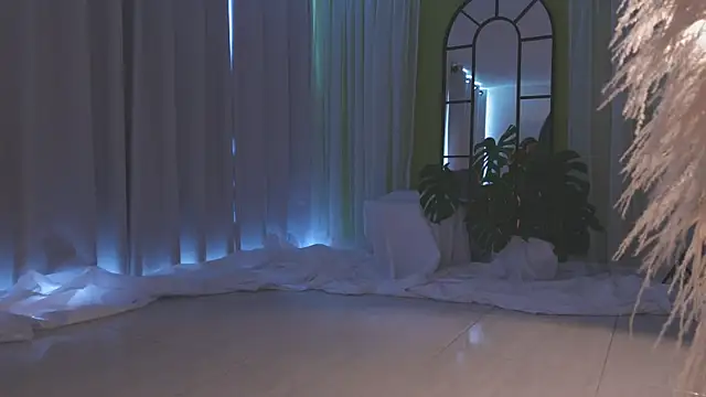 AmyArmstrong online show from 12.04.25