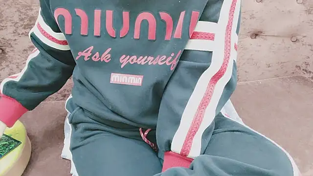 Sophie Secret online show from 11.26.25