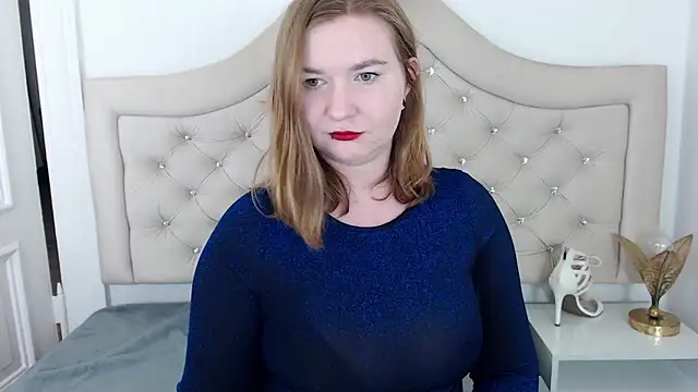 LaraDream online show from 12.31.24