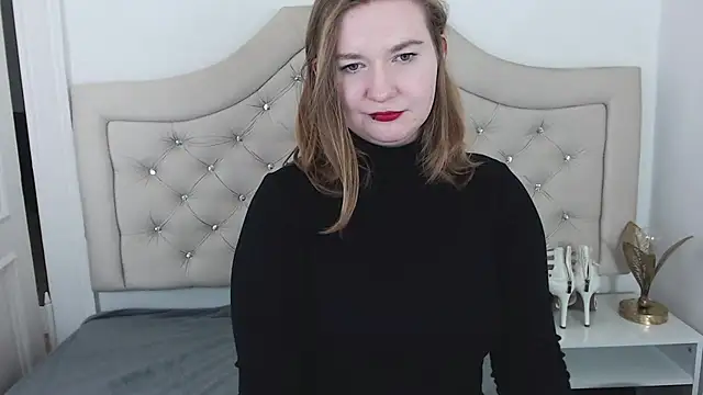 LaraDream online show from 01.18.25