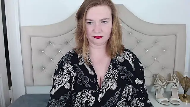 LaraDream online show from 02.06.25