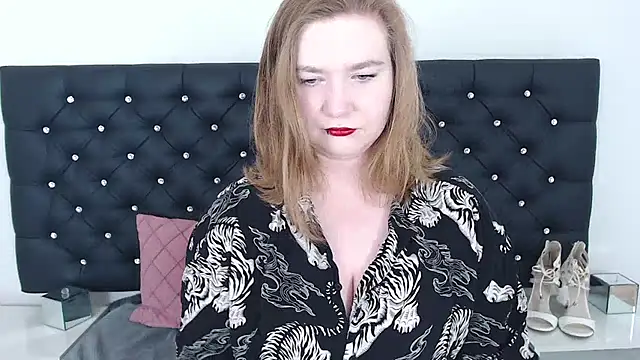 LaraDream online show from 02.13.25