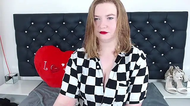 LaraDream online show from 02.14.25