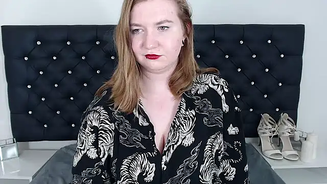 LaraDream online show from 02.28.25