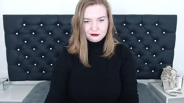 LaraDream online show from 03.05.25