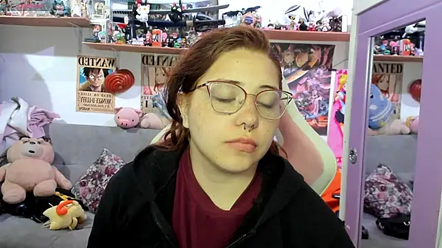 Snapshot of soficammy chatting on 05.16.26 soficammy online show from 05.16.26