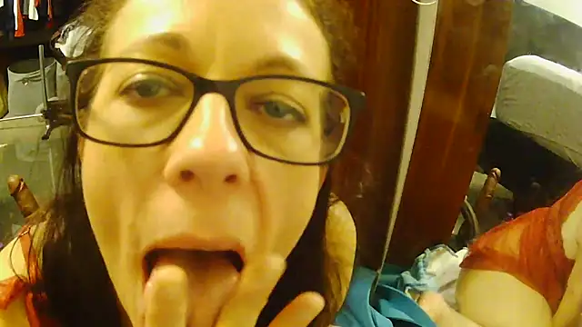 Snapshot of PartyPawgGirl420 chatting on 06.08.26 PartyPawgGirl420 online show from 06.08.26