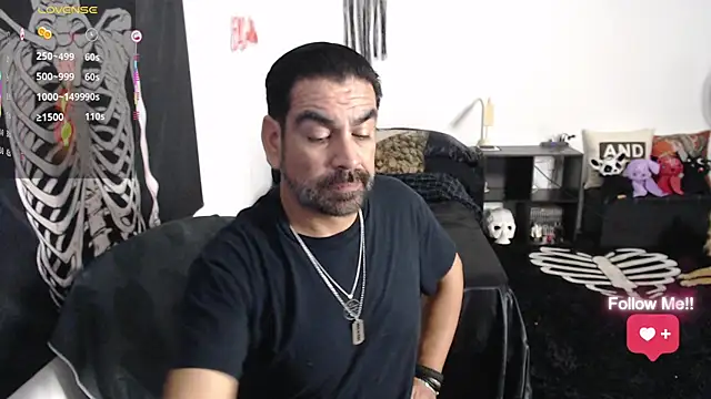 soyelcarlitos  online show from 04.05.26