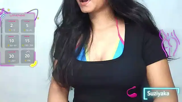 Snapshot of Suziyaka chatting on 06.28.26 Suziyaka online show from 06.28.26