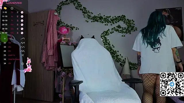 Silvia Santorskii online show from 11.24.25