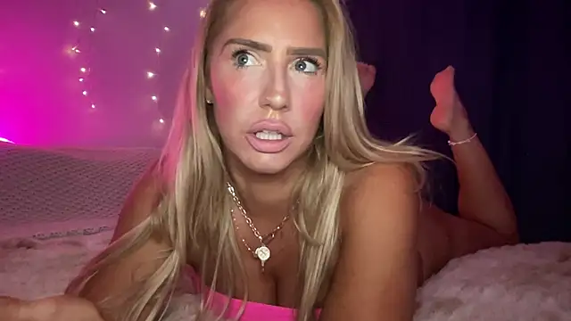 Fitnessbabe69 online show from 10.21.25