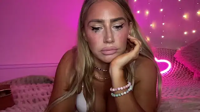 Fitnessbabe69 online show from 11.26.25